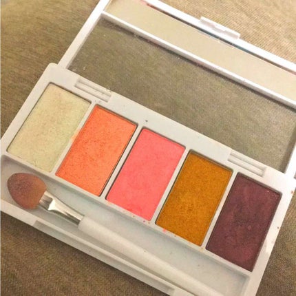 エルファー グリッターアイシャドウ/DAISO/アイシャドウパレットを使ったクチコミ(2枚目)