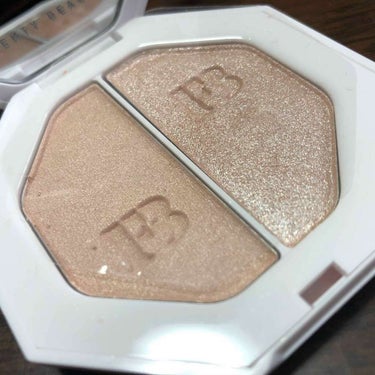 🌟オススメハイライター🌟

ブランド名: FEИTY BEAUTY BY RIHANNA 
商品名: FREESTYLE HIGHLIGHTER DUO
色:Lightning Dust, Fire C