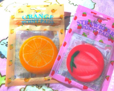 オレンジ🍊とストロベリー🍓を買ったんですが、今回はストロベリーの評価です！

内容量：10シート(17ml)

袋を開けるとふわっとイチゴのいい匂いがします！🍓♥

中身の美容液はトロっとしていてかなり