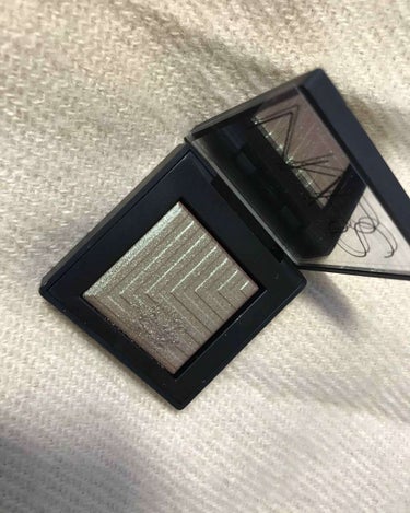 デュアルインテンシティーアイシャドー/NARS/パウダーアイシャドウを使ったクチコミ（2枚目）