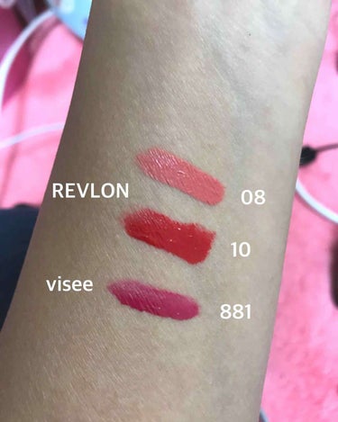 
REVLONのマットリップとviseeのマットリップです！！

REVLONの10番は発色も良く真っ赤で好きです！08番はちょっと色が自分には合わなかったけど派手すぎずいいと思います！

viseeの