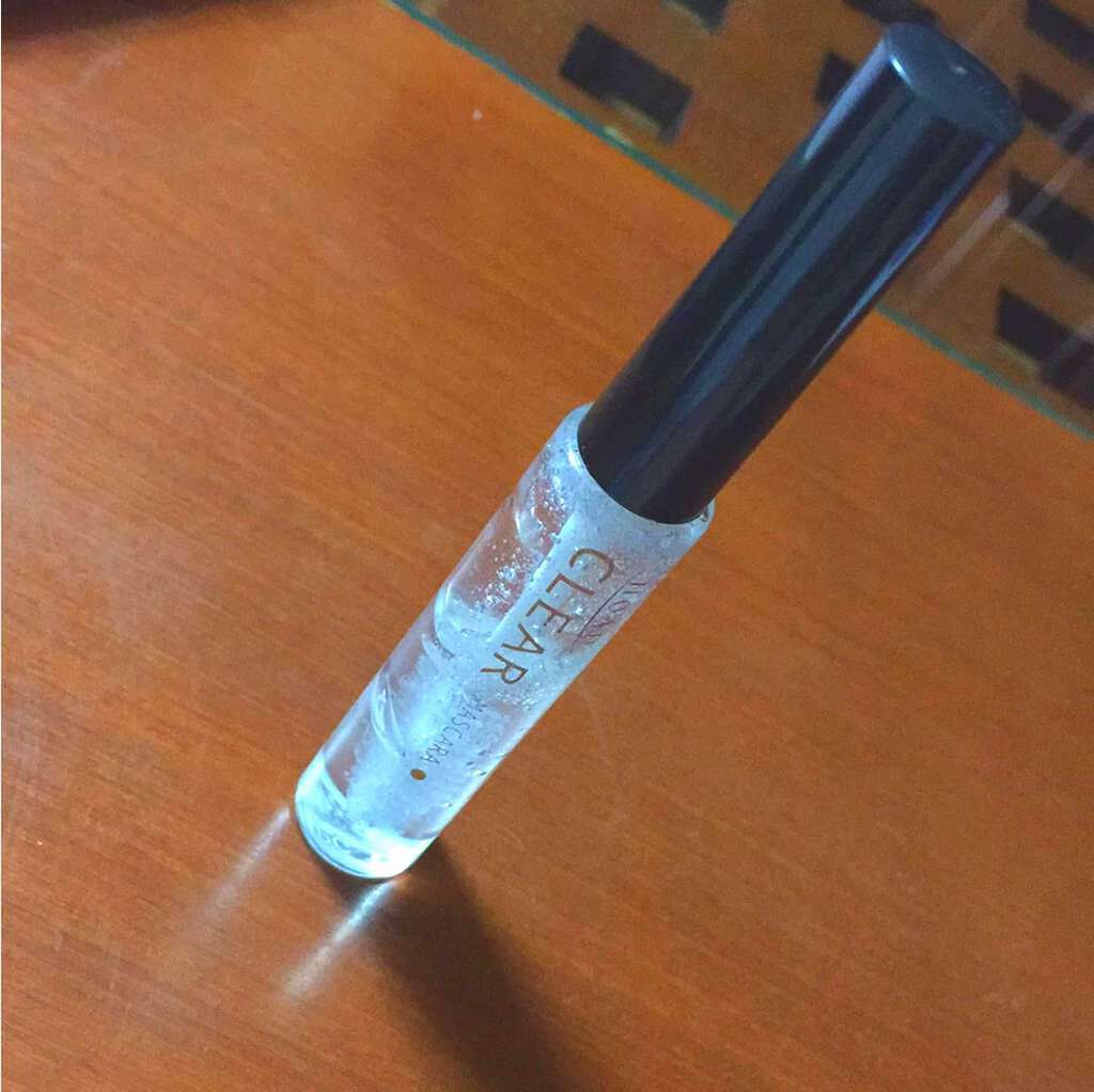 ノア クリアマスカラ aのクチコミ「今は学生なので、クリアマスカラで我慢！
となり買ってみたのですが
使ってくうちに白いのがまつ毛.....」（1枚目）