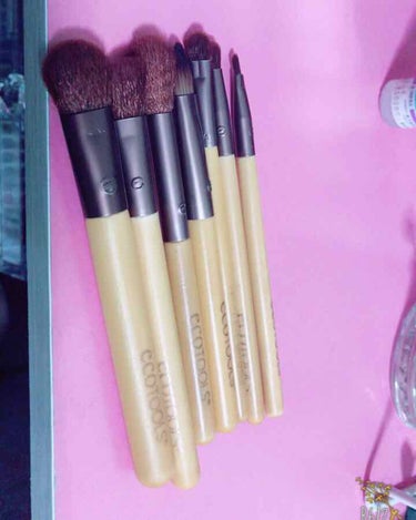 EcoTools BAMBOO 6 Piece Eye Brush Setのクチコミ「LIPSの口コミを見て購入してみました💕😊
小さめサイズで使い勝手よく
毛質が全然ちくちくせず.....」（1枚目）