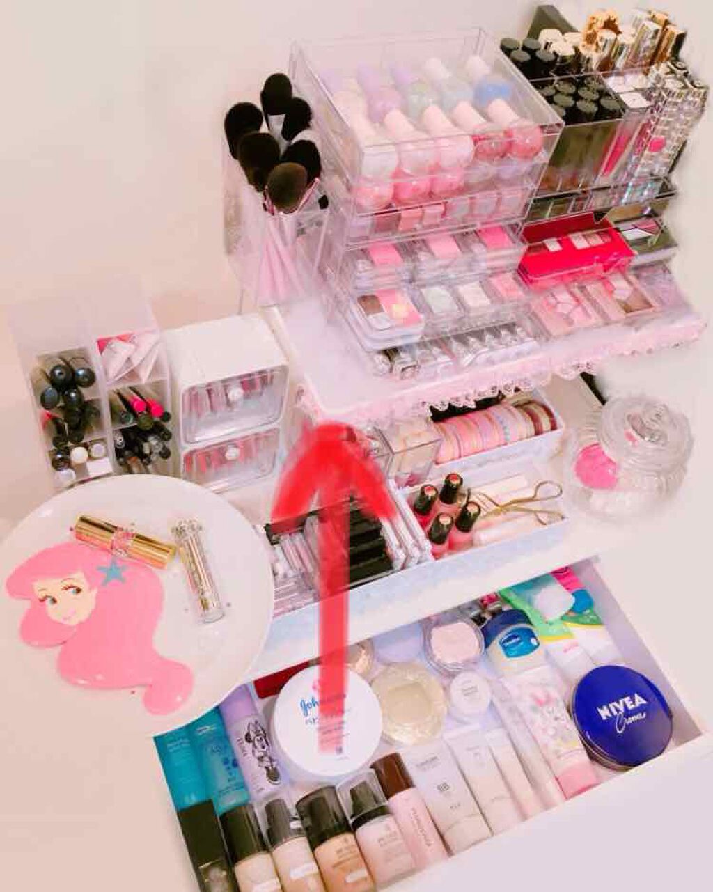 nana…❁ on LIPS 「質問をたくさんいただいたので❕2枚目の矢印の棚はキャンドゥのも..」(2枚目)