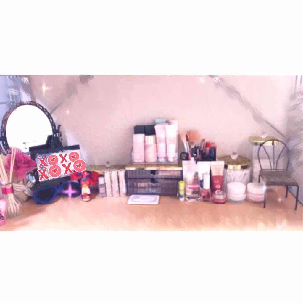 あいり on LIPS 「一時期流行っていたので♡♡最近机の上を整理して写真のような状態..」(1枚目)