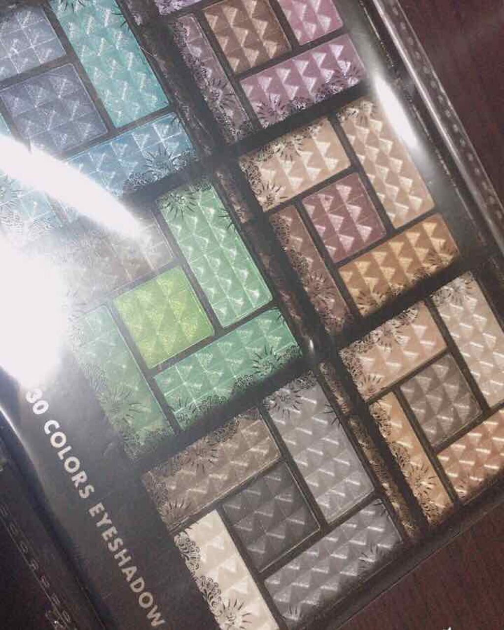 30COLORSEYESHADOWPALETTE/Dolly Angel/アイシャドウパレットを使ったクチコミ(1枚目)