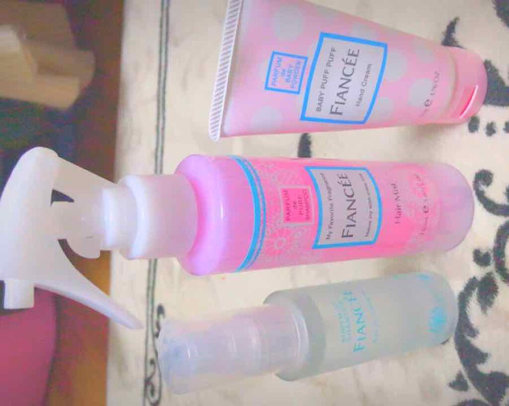 ハンドクリーム ベビーパフパフ/フィアンセ/ハンドクリームを使ったクチコミ（1枚目）