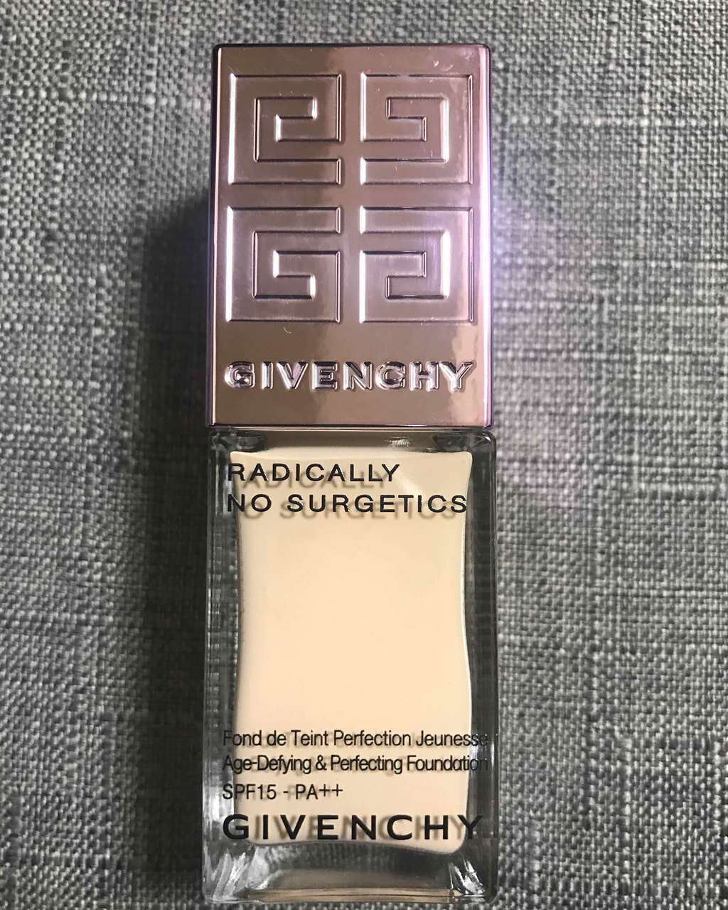 ラディカリー ノーサージェティクス ファンデーション/GIVENCHY/リキッドファンデーションを使ったクチコミ(1枚目)