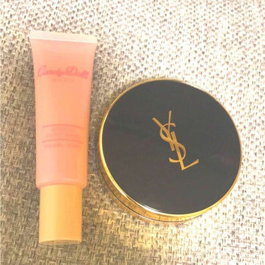 YSL/アンクルドポールクッション 30

これ、めちゃめちゃ良いです😭
ツヤ肌にしたい時に使ってます。

キャンディドールのピンクがオイルインなので、これとクッションファンデをセットでいつも使ってます