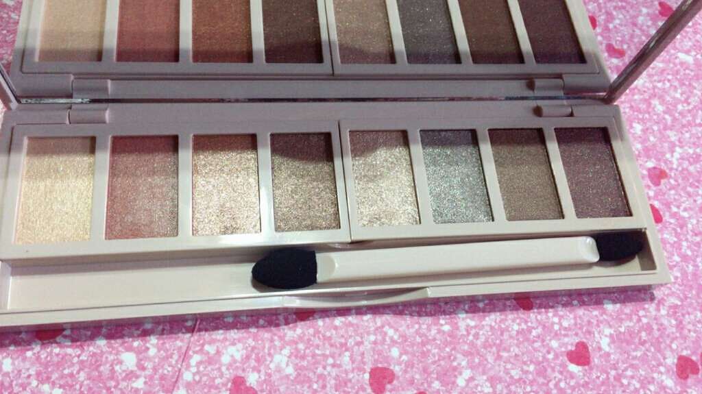 グラマラスヌード アイパレット (クリスマスコフレ 2017)/Visée/メイクアップキットを使ったクチコミ(2枚目)