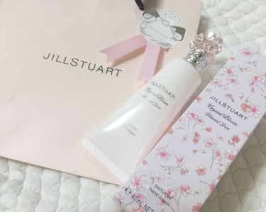 クリスタルブルーム パフュームド ハンドクリーム/JILL STUART/ハンドクリームを使ったクチコミ（1枚目）