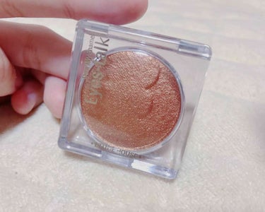 ETUDE HOUSE
Dear My Enamel Eyes-talk BR404

ふにふにした触り心地の面白いアイシャドウです。

オレンジブラウンですが、どちらかというとブラウンに近いです。
そ