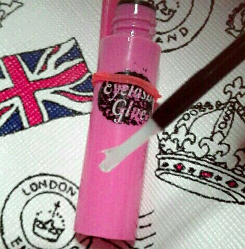 つけまつげ用接着剤/DAISO/つけまつげを使ったクチコミ（2枚目）