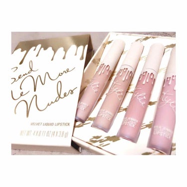 Kylie Cosmetics ベルベット リキッド リップスティックのクチコミ「カイリージェンナー💄❤️

とにかく発色が良い😚
落ちないしするすると塗れる💋
マット過ぎない.....」（1枚目）