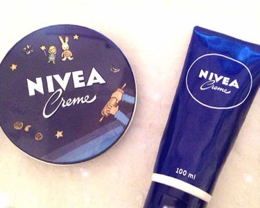 #ニベア #nivea #乾燥 する 冬には欠かせない❄️
・
#マッサージ しながら使うときは #ベビーオイル と混ぜて使います💓
・
#限定デザイン で かわいい💓
・