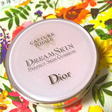 Dior capture total dream skin 012
これはいまいち使い方がまだわかりません😭
ファンデーションとしてはカバー力がないけど、化粧直しとかちょっとしたお出かけには
いいなーっ