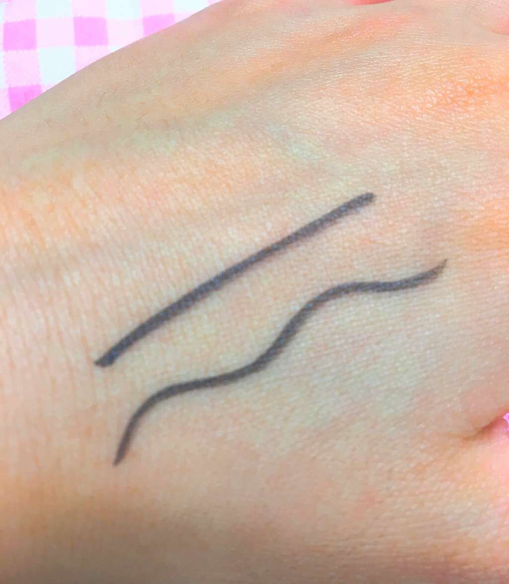 ラブ・ライナー リキッドアイライナーＲ３/ラブ・ライナー/リキッドアイライナーを使ったクチコミ（2枚目）