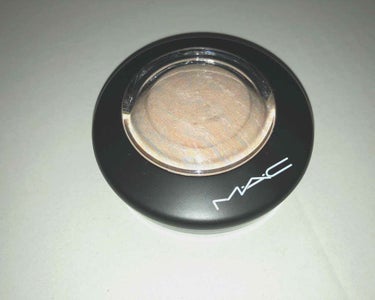 🍼


MAC MINERALIZE SKINFINISH


こちらも外国に旅行に行った際購入しました。

こちらのサイトでもかなり見かけ、評価も良くずっと求めていたものなので即購入。

顔全体が明る