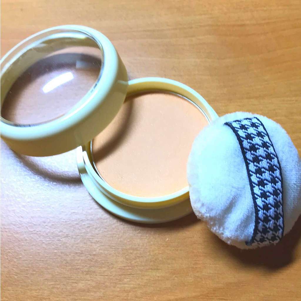 フェイスパウダー ハイカバー 白肌オークル/クリアラスト/プレストパウダーを使ったクチコミ(2枚目)