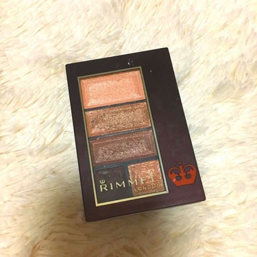 

RIMMEL💋
リンメル

◆ショコラスウィートアイズ002

開けると甘い香りがします🍫
甘い香りがダメな人は苦手かも😨‼︎
グラデーションが綺麗にできます💫
が、個人的にはグラデーションをするな