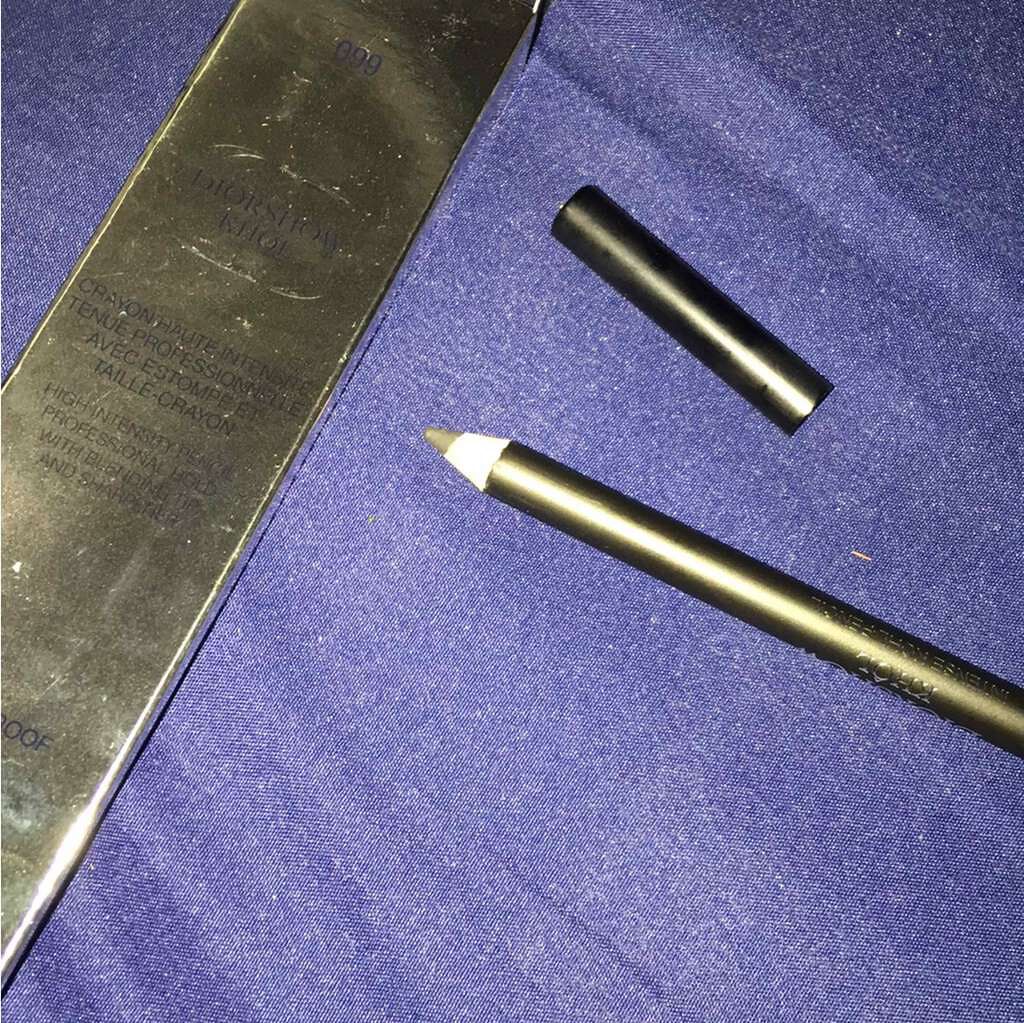 ともこ。2 on LIPS 「diorshowkhol099blackkholです。柔らかく..」(1枚目)