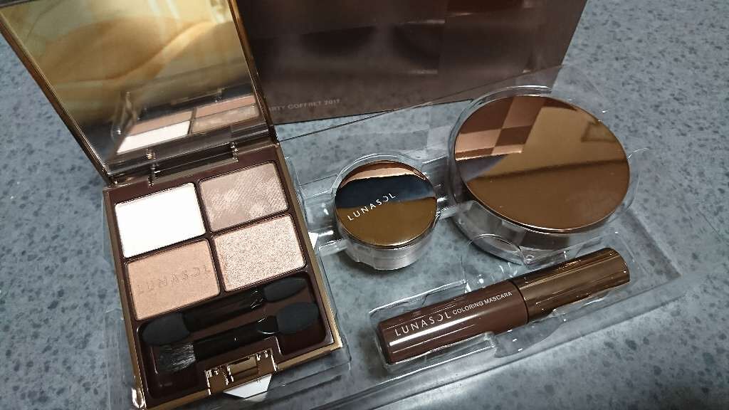 Candle Night Collection（PARTY COFFRET 2017）/LUNASOL/メイクアップキットを使ったクチコミ（1枚目）