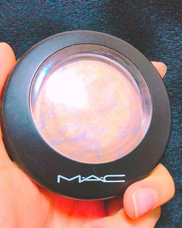 MACのミネラライズ スキン フィニッシュ
というハイライトです💫

💄良い所💄
・自然なツヤ感

・細かい粒子

🌀悪い所🌀
なし

免税店で安く購入しました。
まさにプチプラとの差を感じるデパコスで