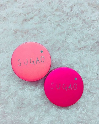 SUGAOのスフレ感チーク＆リップです🌸

左上…いきいきオレンジ
右下…がじんわりレッド
※いきいきオレンジは期間限定商品なので今は売ってないかもです。

手に取った瞬間はクリームのようなのですが塗り