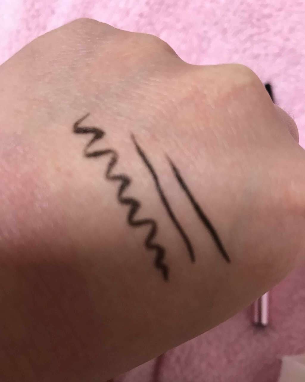 ハイパータイトライナー/MAYBELLINE NEW YORK/リキッドアイライナーを使ったクチコミ(3枚目)