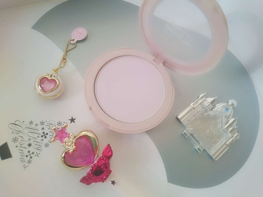 スキンライト プレスト パウダー/REVLON/プレストパウダーを使ったクチコミ（1枚目）