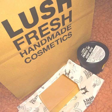 *⑅︎୨୧┈︎┈︎LUSH┈︎┈︎୨୧⑅︎*

♡天使の優しさ
♡みつばちマーチ

￣￣￣￣￣￣￣￣￣￣￣
【天使の優しさ👼🏼】

LUSHの店員さんにニキビに効くオススメのものはありますか？と聞いたと