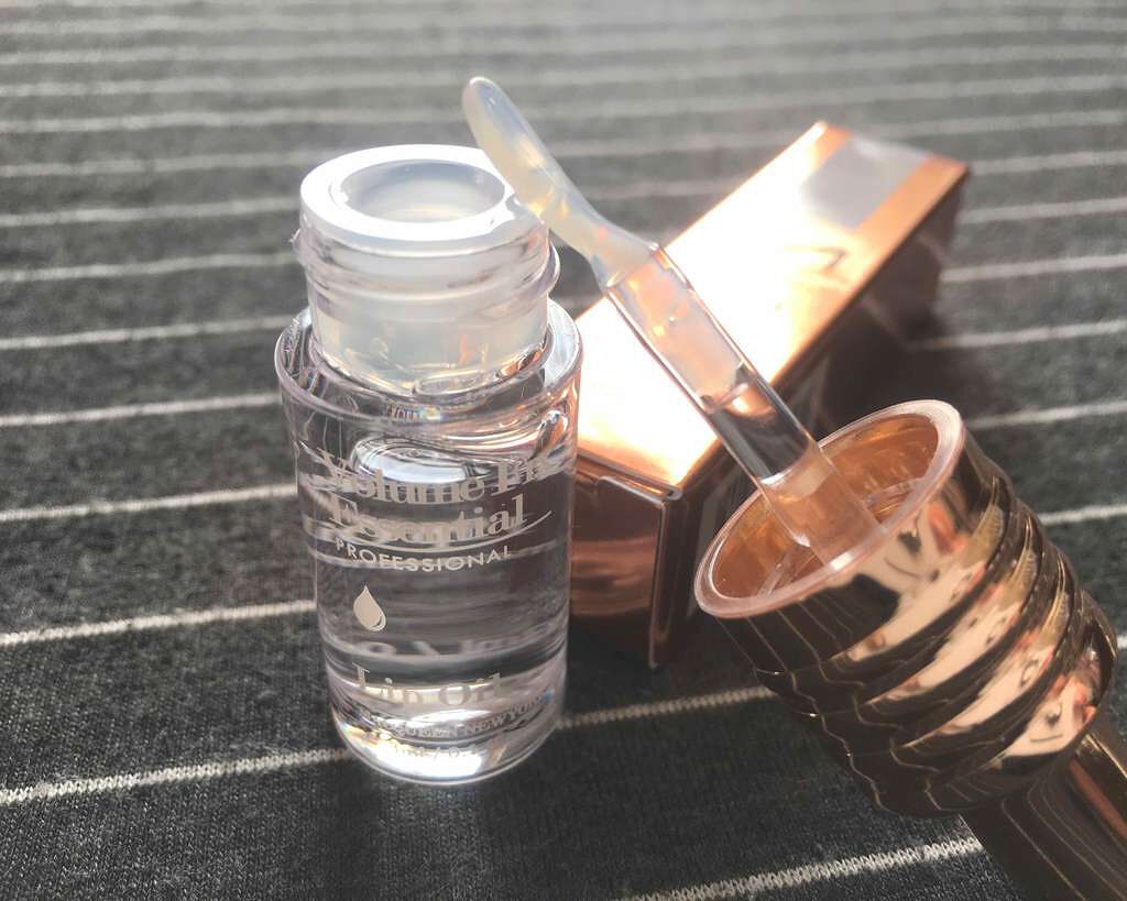 ボリュームフィックスエッセンシャルリップオイル/MACQUEEN NEWYORK/リップグロスを使ったクチコミ(2枚目)