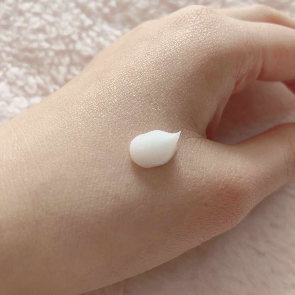 ハンドクリーム (リラクシングフラワー)/プレシャスガーデン/ハンドクリームを使ったクチコミ(2枚目)