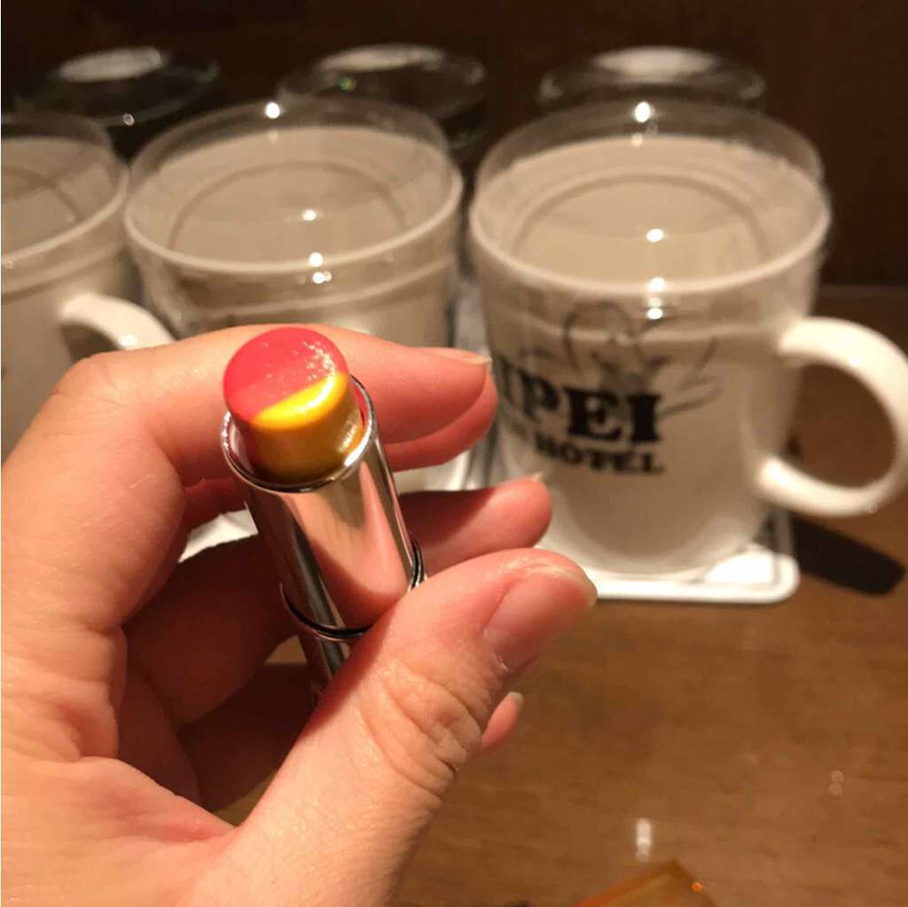 リップ フラッシュ ビッテン ストロボ/MAYBELLINE NEW YORK/口紅を使ったクチコミ(3枚目)