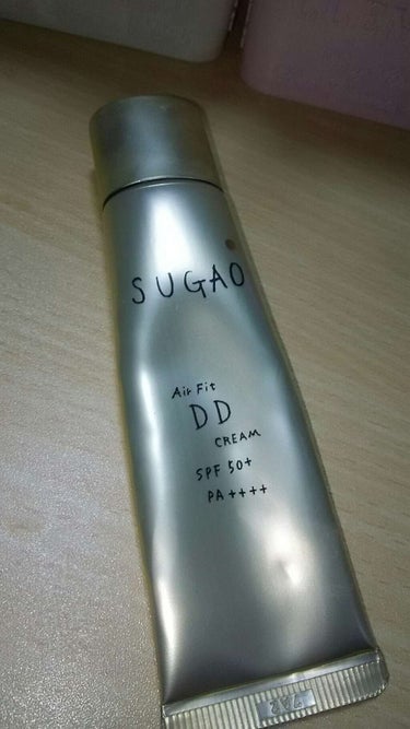 SUGAOのDDクリーム01を化粧するのがめんどくさいと思う時はDDクリームを塗るようにしています✨
SPF50+PA++++があるのし、カバー力もあるし、時短にもなるので使っています✨