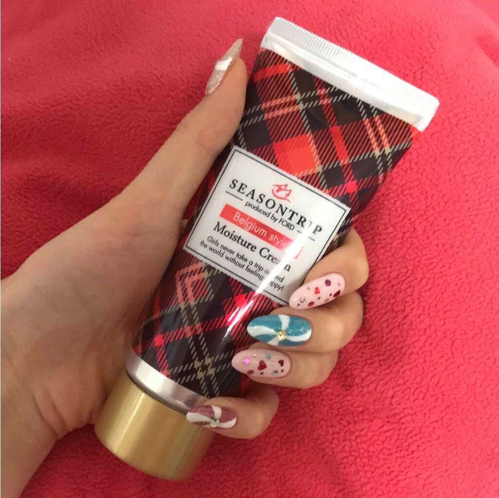 えーちゃん🐼💓 on LIPS 「ネイルに行った際頂いた髪・肌用のモイスチュアクリームシーズント..」(1枚目)