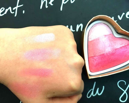 ブラッシング ハート/MAKEUP REVOLUTION/パウダーチークを使ったクチコミ(2枚目)