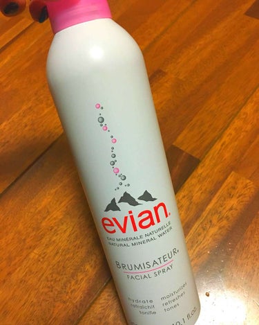 

「 evian. 導入化粧水 」


洗顔後、スキンケア後、化粧後などに使っています！
もともとはアベンヌウォーターを使っていたんですが、高いなーと悩んでたらevian.を見つけこれを使い出してから