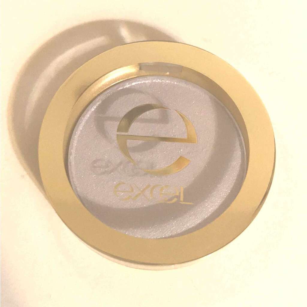 シャイニーシャドウ N/excel/単色アイシャドウを使ったクチコミ（1枚目）