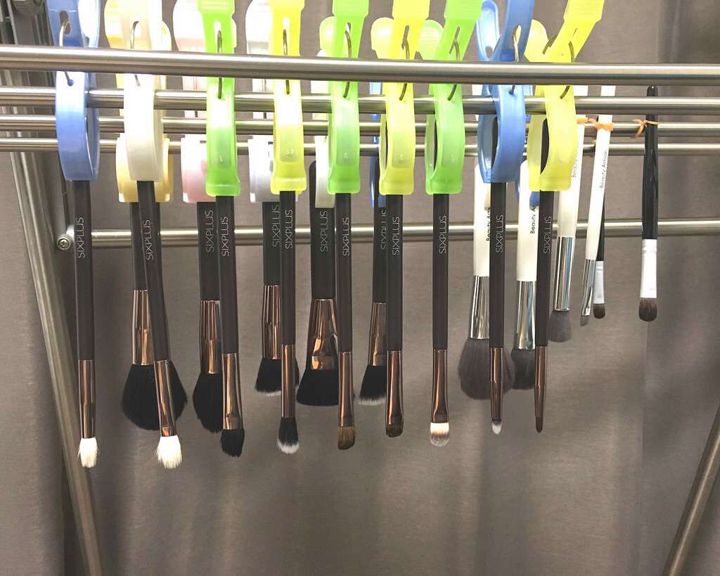 cha--- on LIPS 「💁♀️おばちゃんの知恵袋😚自己流のメイクブラシの洗浄方法と干..」(1枚目)