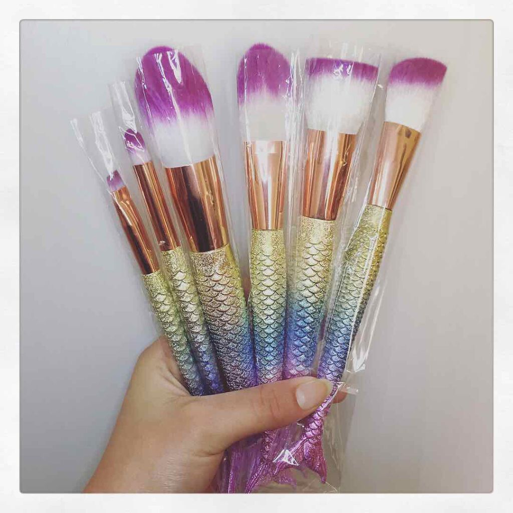 びび on LIPS 「マーメイドブラシ6本セット❁フラットブレンディングブラシ:液体..」(1枚目)