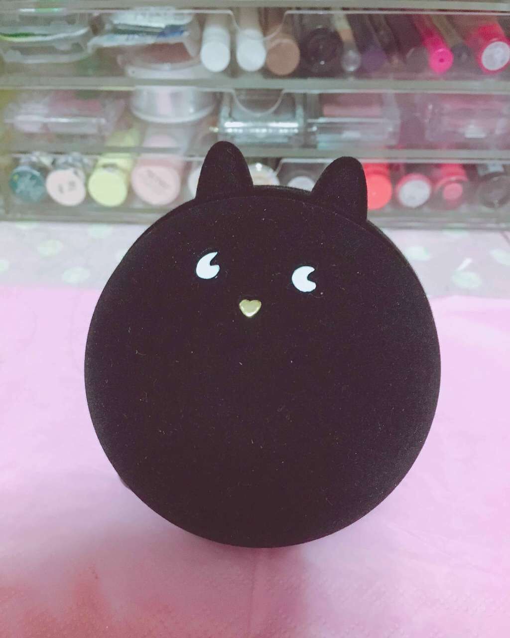 あちん。 on LIPS 「今日クリスマスパーティーをした際に友達から頂いたメイクパレット..」(1枚目)