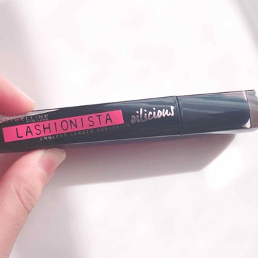 初投稿です♪( 'ω' و(و "

MAYBELLINE LASHIONISTA oilicous

01 ブラック

ずっと気になっていたマスカラを購入したのでレビューしたいと思います( *ˊᵕˋ)