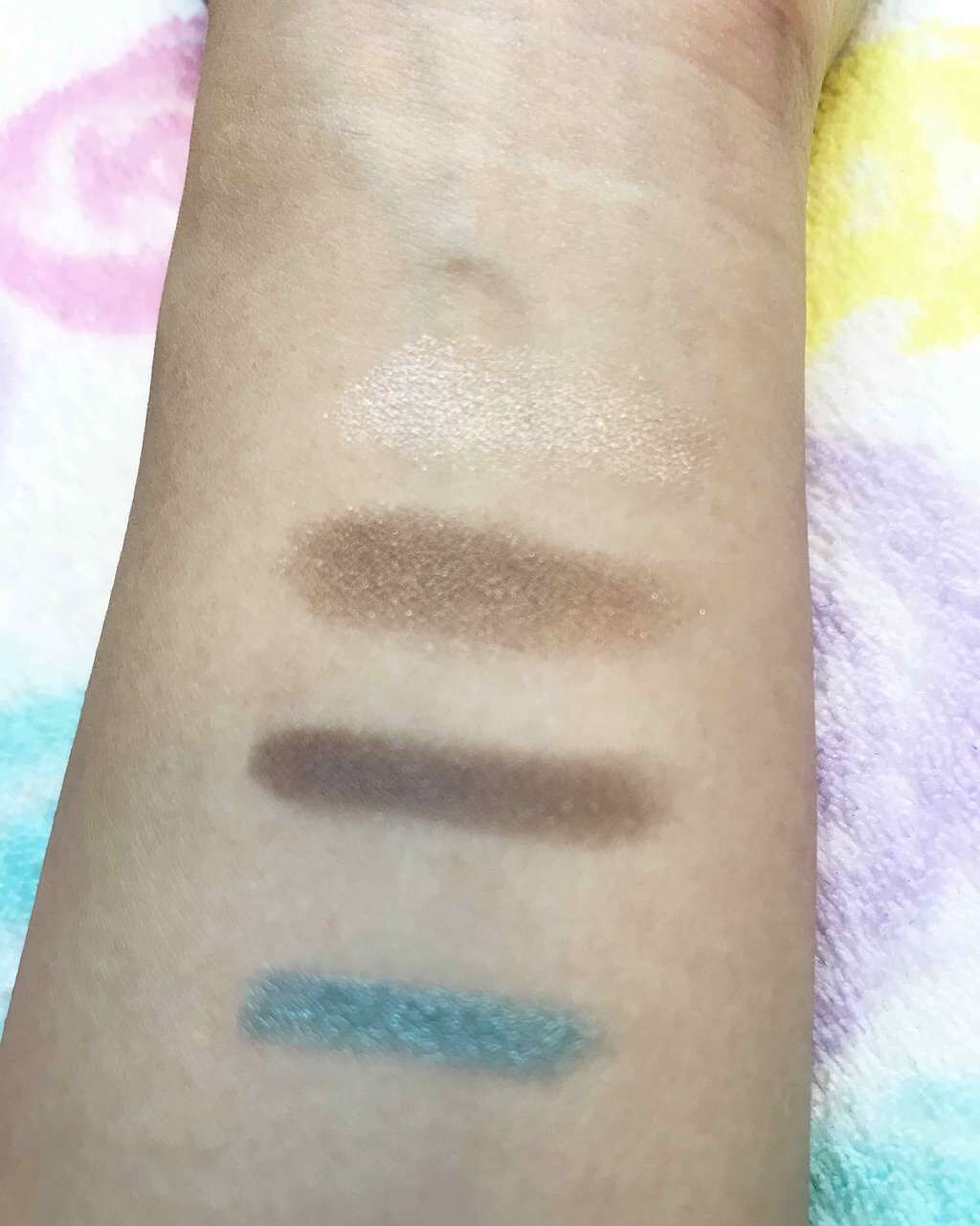 トーンアップアイシャドウ/CEZANNE/アイシャドウパレットを使ったクチコミ（2枚目）