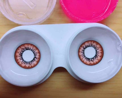 ことこと on LIPS 「今日のポーチの中身です♡最近はクリスマスが近いということで赤と..」(2枚目)