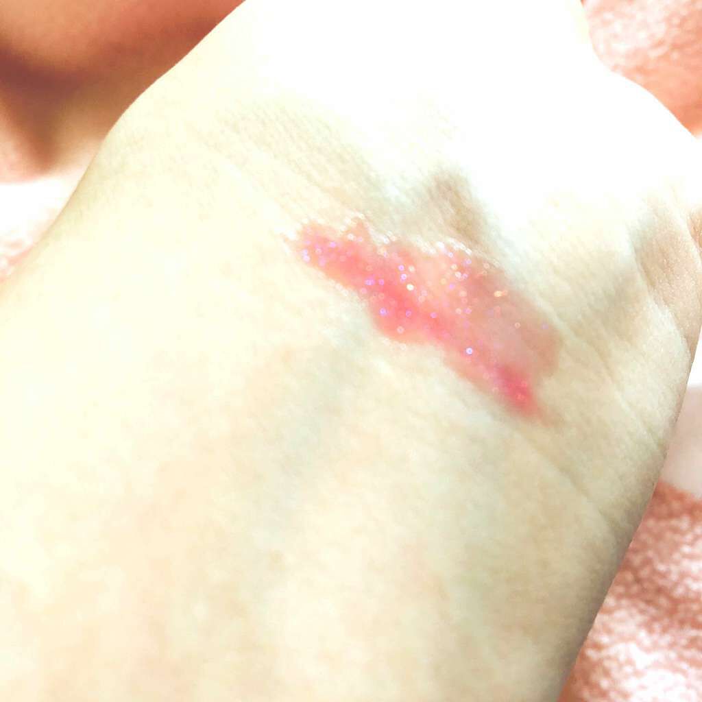 メスメリック グロスオン/CHICCA/リップグロスを使ったクチコミ(2枚目)