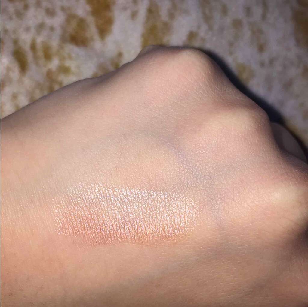 トーンオントーンアイシャドウ/MAYBELLINE NEW YORK/スティックアイシャドウを使ったクチコミ(2枚目)