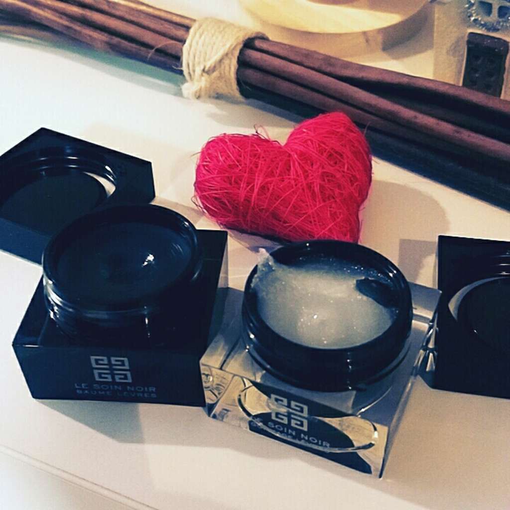 ソワン ノワール リップ/GIVENCHY/リップケアを使ったクチコミ(2枚目)