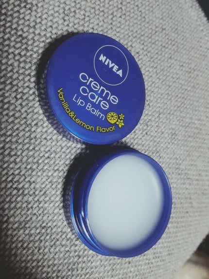 ニベア クリームケア リップバーム バニラ&レモンの香り/ニベア/リップケアを使ったクチコミ(2枚目)