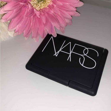 NARS ブラッシュ 4013N

○¥3400＋税
〈良い点〉
⚫︎すごく発色が綺麗！
⚫︎コンパクトで持ち運びに便利！
⚫︎カラーが豊富！

〈悪い点〉
⚫︎唯一、ケースの素材が汚れやすい所です！
